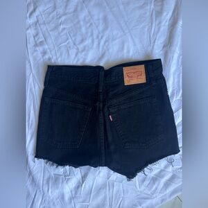 Black denim Levi’s shorts size 25